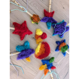 Rundgravuren auf Holz